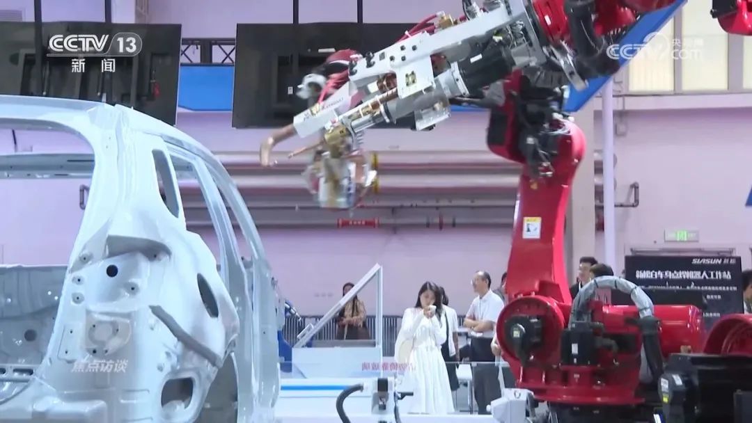 焦点访谈：中国机器人 跑出加速度