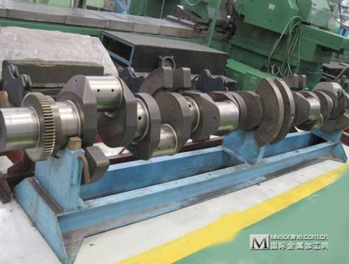 机车柴油机曲轴的设备配置